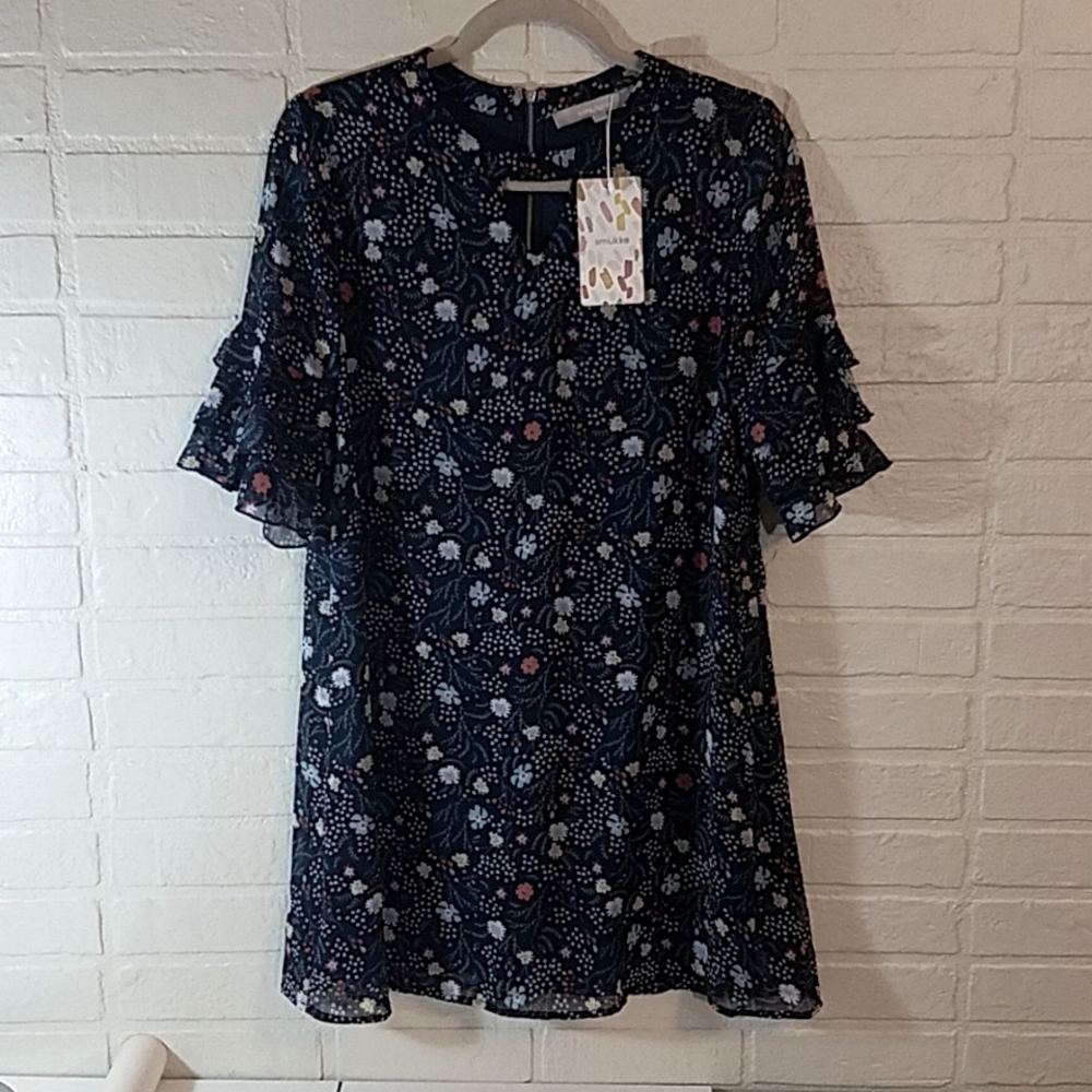 Flowered baby doll dress with ruffled sleeves